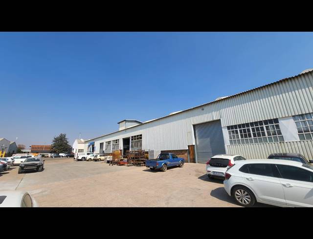 375M² WAREHOUSE TO LET IN ROSSLYN